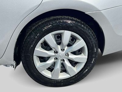 2015 Toyota Corolla - Photo 14