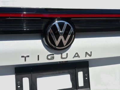 2026 Volkswagen Tiguan — photo 11 view