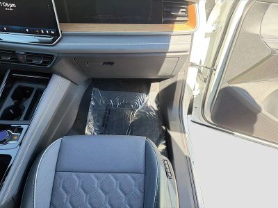 2026 Volkswagen Tiguan — photo 18 view