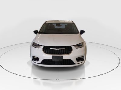 2024 Chrysler Pacifica — side profile view