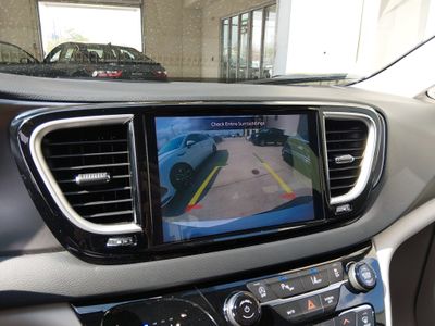 2024 Chrysler Pacifica — photo 16 view