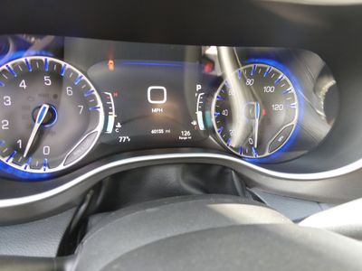 2024 Chrysler Pacifica — photo 14 view