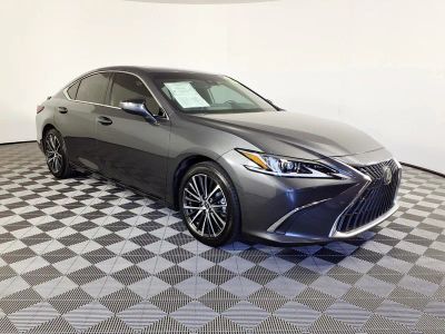 2025 Lexus ES — rear three-quarter view