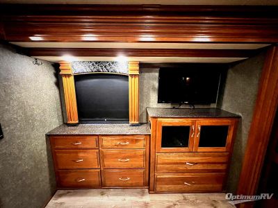 2017 Fleetwood Discovery — photo 22 view