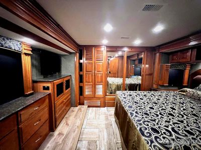 2017 Fleetwood Discovery — photo 19 view