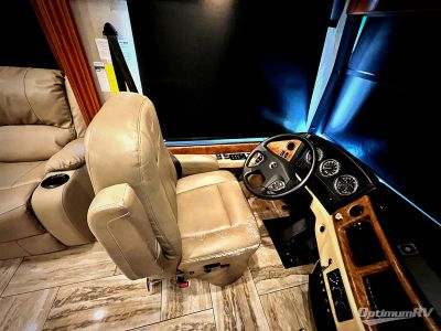 2017 Fleetwood Discovery — photo 7 view