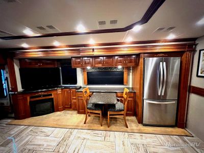 2017 Fleetwood Discovery — photo 10 view