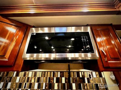 2017 Fleetwood Discovery — photo 15 view