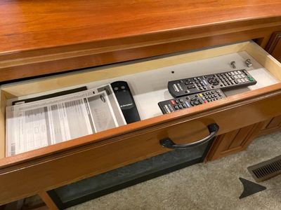 2015 DRV Luxury Suites Mobile Suites - Photo 32