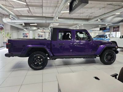 2026 Jeep Gladiator — side profile view