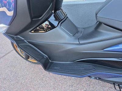 2026 Suzuki Burgman 400 - Photo 10