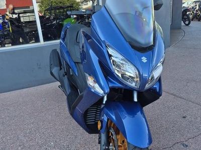 2026 Suzuki Burgman 400 - Photo 9