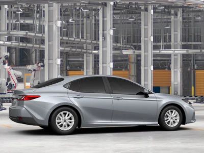 2026 Toyota Camry - Photo 13