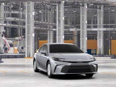 2026 Toyota Camry - Photo 18