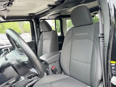 2022 Jeep Wrangler — photo 11 view