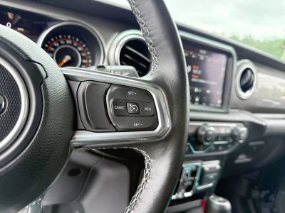 2022 Jeep Wrangler — photo 13 view