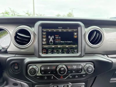 2022 Jeep Wrangler — photo 19 view
