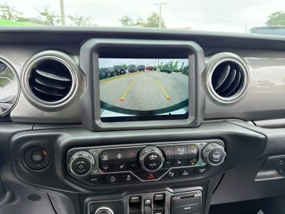 2022 Jeep Wrangler — photo 21 view