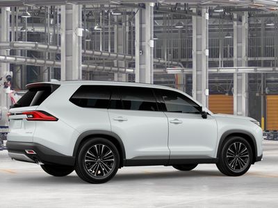 2026 Toyota Grand Highlander Hybrid - Photo 11