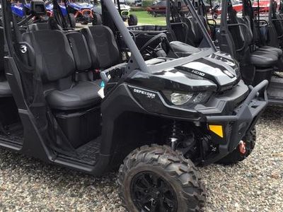2025 Can-Am Defender MAX XT HD10 - Photo 2