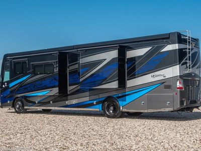2026 Fleetwood Discovery LXE - Photo 2