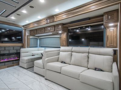2026 Fleetwood Discovery LXE - Photo 8