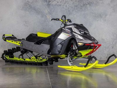 2023 Ski-Doo Summit X with Expert Package Rotax 850 E-TEC Turbo R 154 H_Alt 4.5 in. - Photo 2