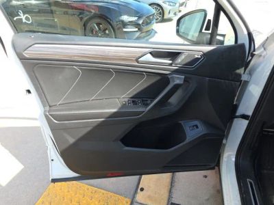 2023 Volkswagen Tiguan — photo 12 view