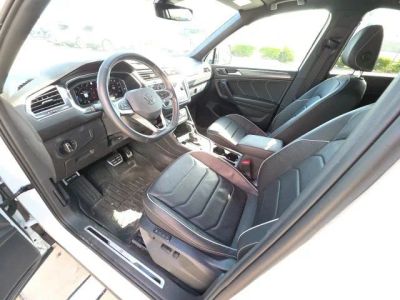 2023 Volkswagen Tiguan — photo 13 view
