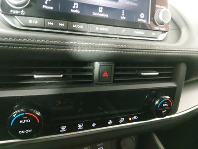 2024 Nissan Rogue — photo 18 view