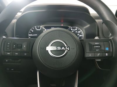 2024 Nissan Rogue — photo 12 view