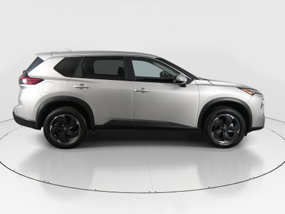 2024 Nissan Rogue — photo 8 view