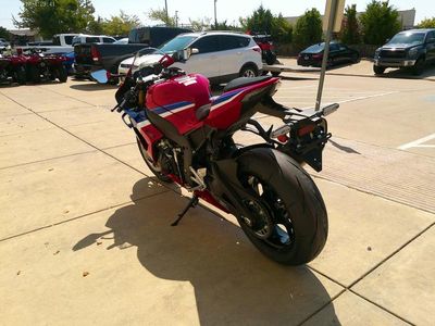 2025 Honda CBR10SPS — interior view
