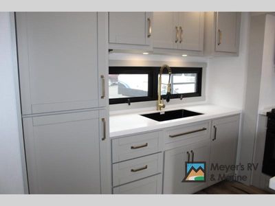 2026 Brinkley Model Z - Photo 12