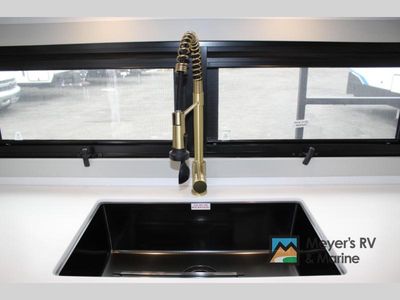 2026 Brinkley Model Z - Photo 13