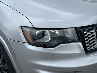 2017 Jeep Grand Cherokee — photo 32 view