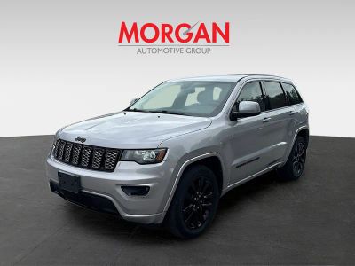 2017 Jeep Grand Cherokee — rear three-quarter view