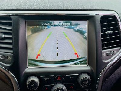 2017 Jeep Grand Cherokee — photo 11 view