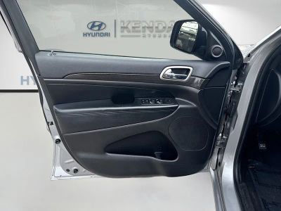 2017 Jeep Grand Cherokee — photo 17 view