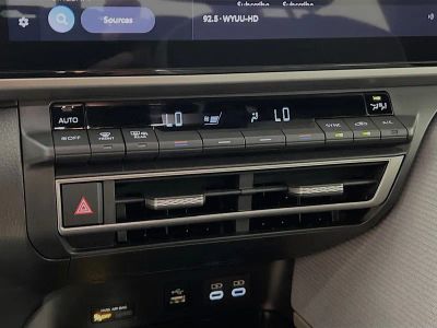 2025 Toyota Camry — photo 23 view