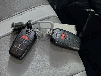 2025 Toyota Camry — photo 33 view