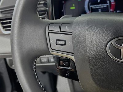 2025 Toyota Camry — photo 16 view
