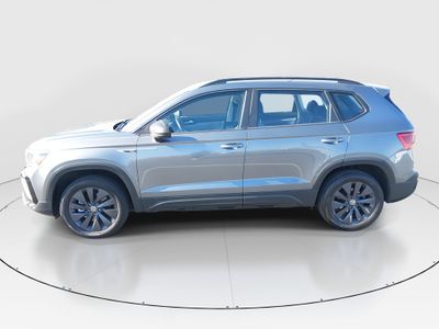 2024 Volkswagen Taos - Photo 4