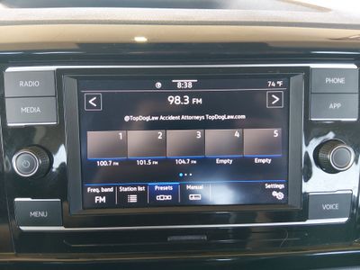 2024 Volkswagen Taos - Photo 18