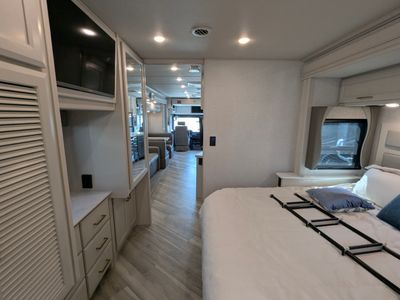 2026 Fleetwood Bounder — photo 11 view