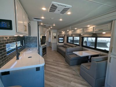 2026 Fleetwood Bounder — photo 21 view