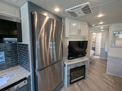 2026 Fleetwood Bounder — photo 22 view
