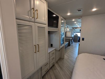 2026 Fleetwood Bounder — photo 12 view