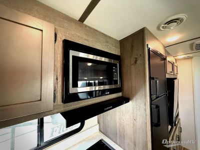 2021 Keystone Outback — photo 17 view