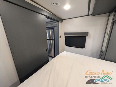 2022 Keystone Premier Ultra Lite - Photo 16